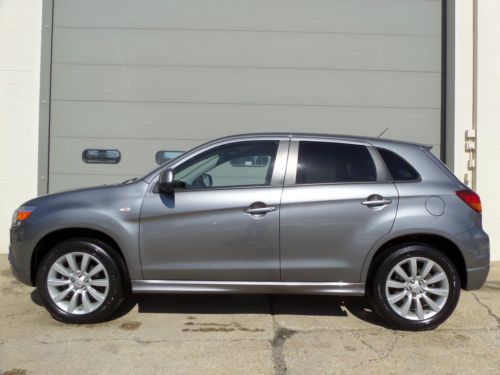 2011 mitsubishi outlander sport ***like new*** ***no reserve***