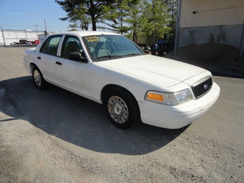 2004 white ford crown victoria 4 door sedan one owner