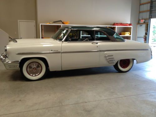 1953 mercury monterey in good running condition, new interior