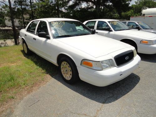 2005 white ford crown victoria 4 door sedan one owner