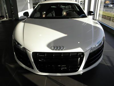 Audi r8 leftover special edition 5.2 v10 new save big bucks