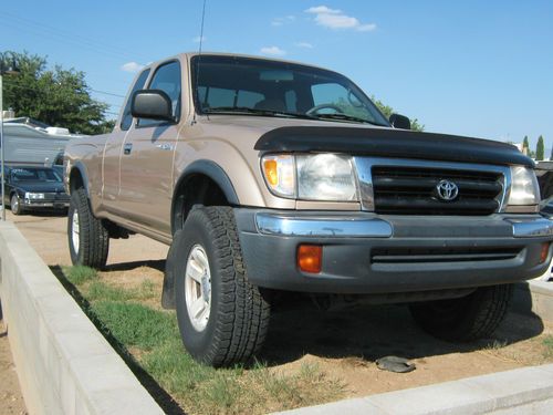Sell Used 2000 Toyota Tacoma Pre Runner Extended Cab Pickup 2 Door 34l