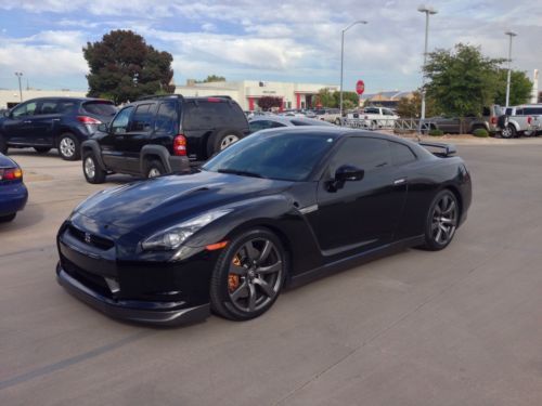 2009 nissan gt-r premium coupe 2-door 3.8l