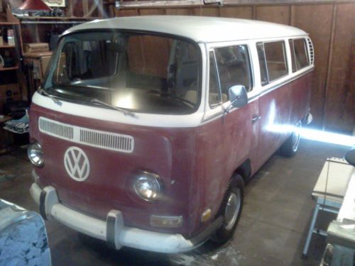 1971 volkswagon passenger van type 2 - original owner- runs great- straight body