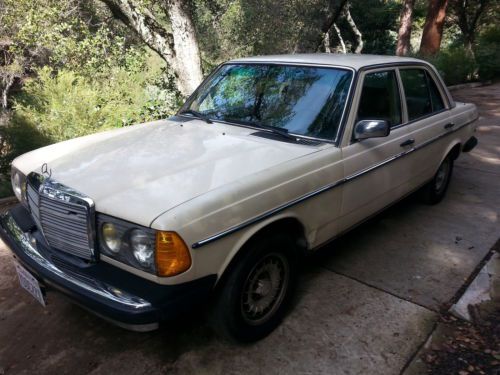 Classic mercedes benz 300d turbo diesel / california car / no rust / no reserve