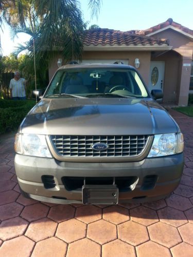 2004 ford explorer xlt excellent condition 1 owner extremely clean low miles!