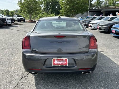 2022 chrysler 300 series touring