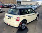 2013 mini cooper clean , heated seats, ice cold air