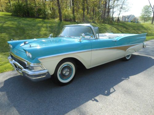 Very rare 1958 ford fairlane 500 skyliner retractable hard top very nice !!