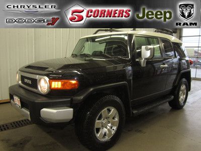 2007 toyota fj cruiser - 4.0 v-6 - like new!