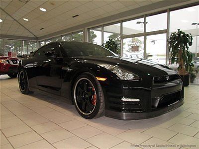2013 nissan gt-r black edition only 800 miles