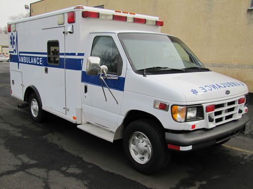 Ford e-350 ambulance vehicle, 7,3liter v8 turbodiesel, medical vehicle