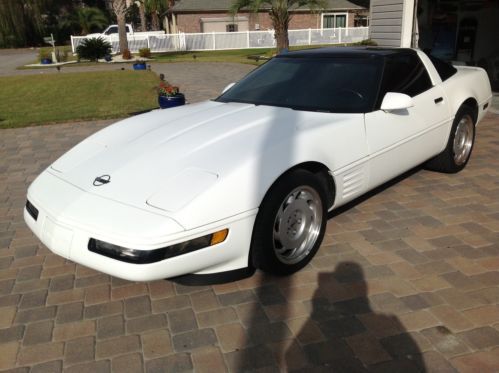 1992 chevrolet corvette base hatchback 2-door 5.7l