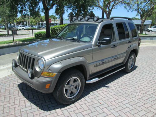 2005 jeep liberty renegade 1 owner fla truck 86k factory nav low reserve new