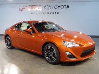 2013 * orange * hard to find * automatic * coupe * big fun 30+ pics