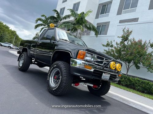 1985 toyota sr5 marty mcfly truck