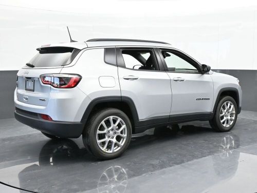 2024 jeep compass latitude lux