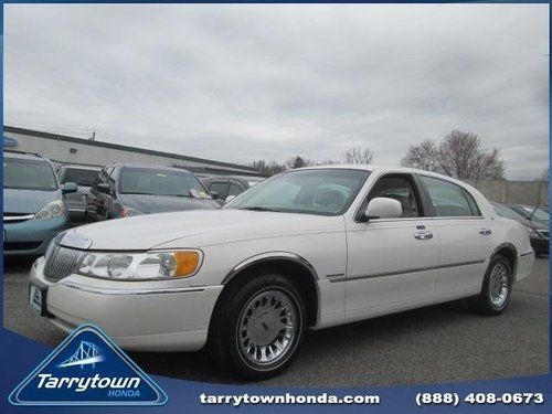 2000 lincoln town car