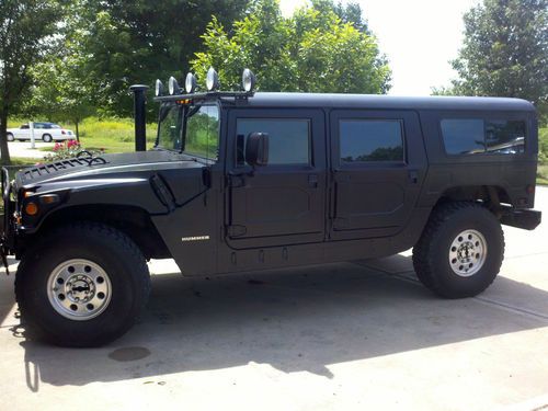 Loaded: custom black interior,navigation,diesel,winch,custom paint