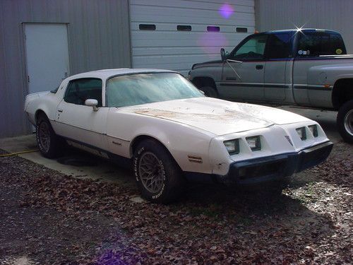 Sell used 1982 Pontiac Firebird, red, 2 door, t-tops in Kearney ...