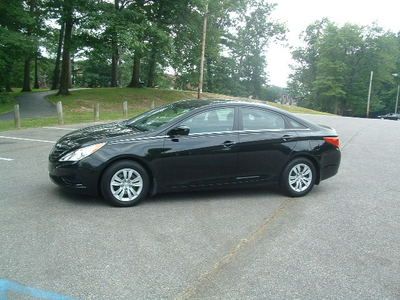 2013 hyundai sonata 7000 miles priced to sell no reserve ! ! ! ! !