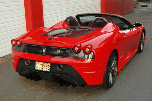 Красная Ferrari Spider f430