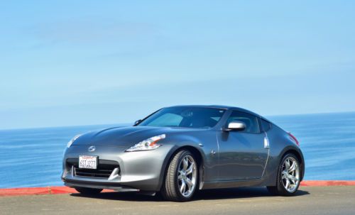 2011 nissan 370z touring coupe 2-door 3.7l w/ sport package