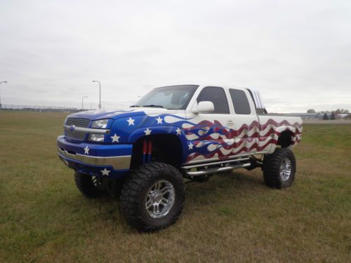 2003 chevy truck! lifted, custom paint, stereo! super clean truck