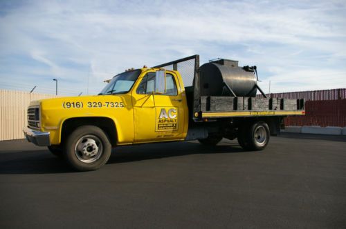 1989 chevy flat bed sealcoat tanker 320 gallons