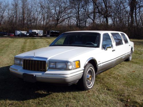 Lincoln Town car stretch Limousine 1986