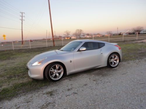 2009 nissan 370z sport touring coupe 2-door 3.7l