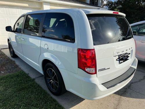 2019 dodge grand caravan se