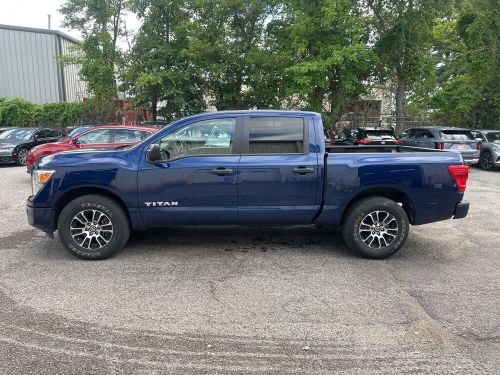 2022 nissan titan sv