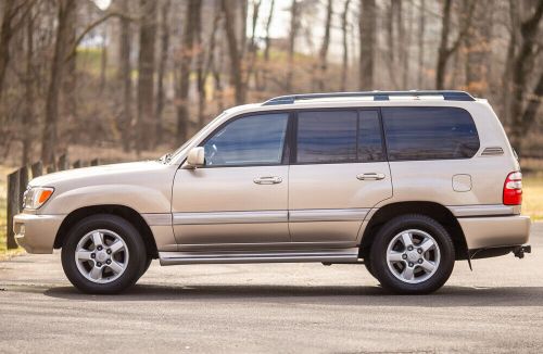 2004 toyota land cruiser 1 owner serviced navi 204k 3rd row dvd!