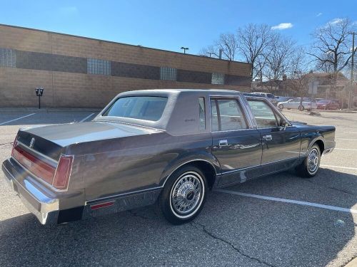 1985 lincoln town car signature 4dr sedan