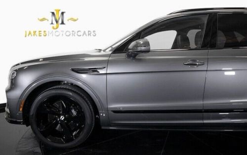 2021 bentley bentayga v8 ($225,620 msrp) *black specification* *touring spec*