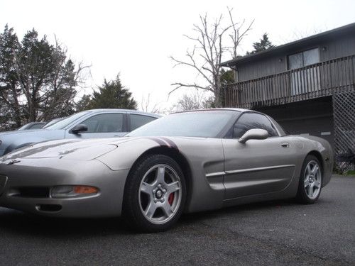 2001 chevrolet corvette hatchback 2-door 5.7l