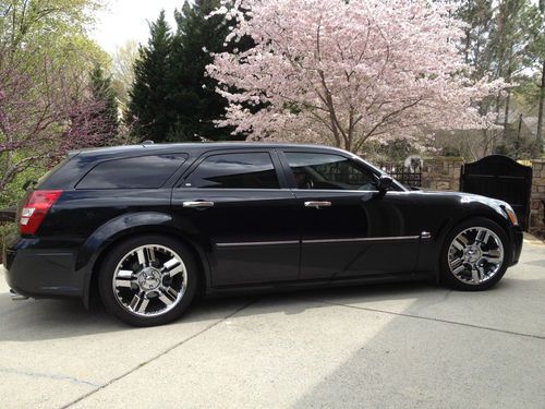 2005 dodge magnum r/t wagon 4-door 5.7l rare