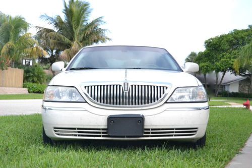 2005 lincoln town car signature limited sedan 4-door 4.6l