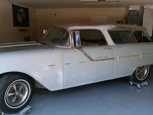 1955 poniac safari wagon