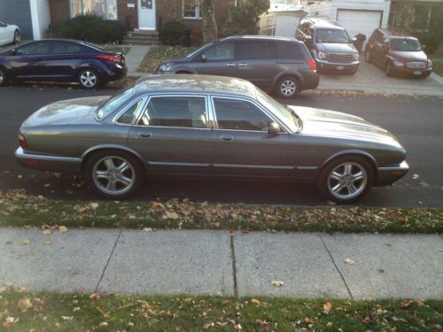 2003 jaguar xj-sport ( v8 supercharged )  *rare*