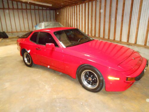 1984 porsche 944 base coupe 2-door 2.5l