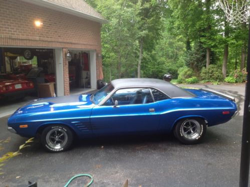 1972 dodge challenger, 440/4 5 spd tranny