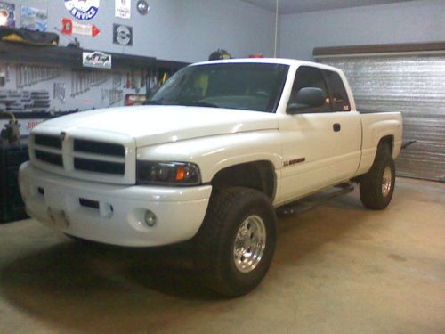 1998 dodge ram 1500 sport extended cab pickup 4-door 5.9l