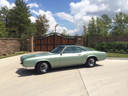 1967 buick riviera base hardtop 2-door 7.0l