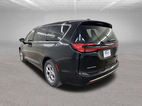 2024 chrysler pacifica limited