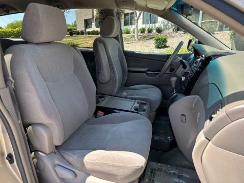 2004 toyota sienna ce 7 passenger 4dr mini van