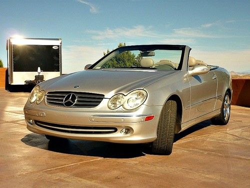 Internet special! 04 mercedes benz clk320 convertible parking sensors pristine!