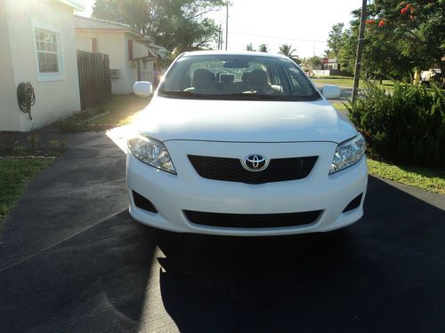 2010 toyota corolla le sedan 4-door 1.8l