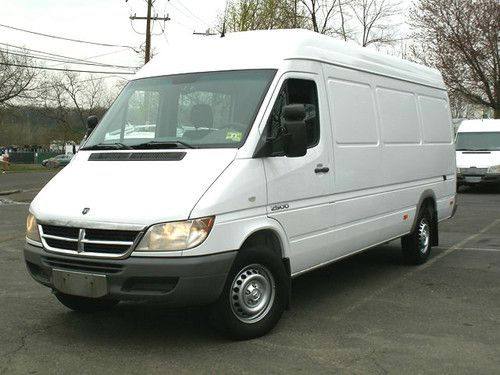 2006 dodge sprinter 2500 base freightliner cargo van 4-door 2.7l no reserve